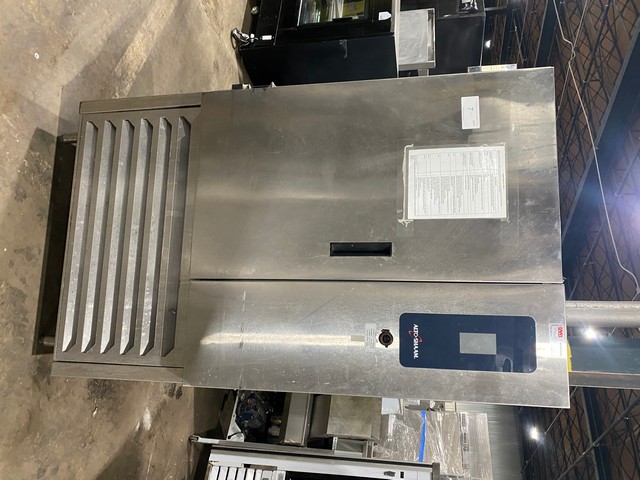 Alto-Shaam QC2-40 commercial blast chiller showing stainless steel construction and door configuration