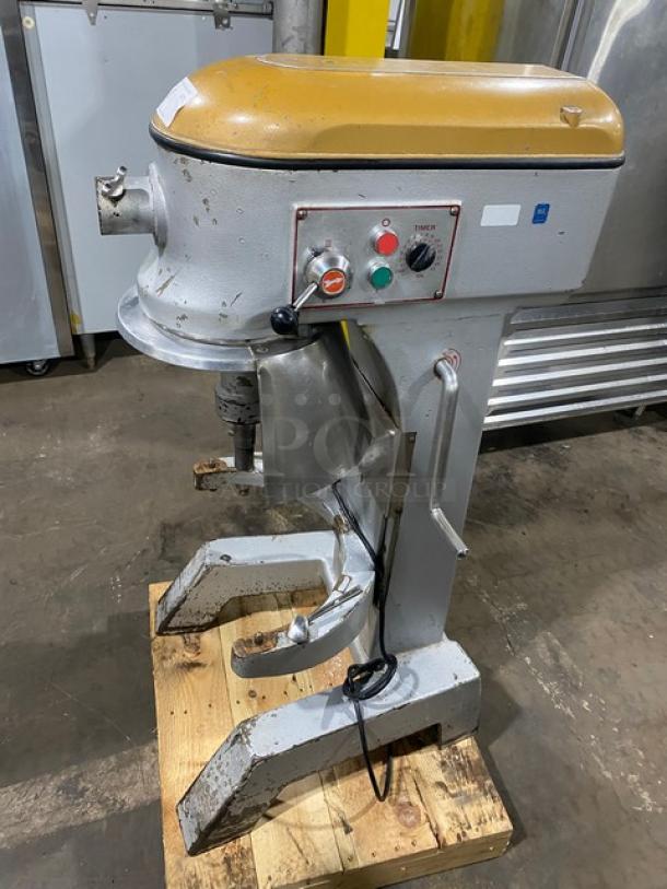 Commercial Electric Powered Floor Model Planetary Mixer! Model: MIX8140 SN: 71864! 220V 1 Phase! On Legs! - Image 2 of 9