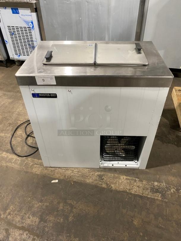Master-Bilt Commercial White 32" Ice Cream Dipping Cabinet! With Flip-Open Lid! With Poly Coated Wire Rack! Model: DC-2S SN: 0006854-32202-C! 115V 1 Phase! - Image 1 of 7