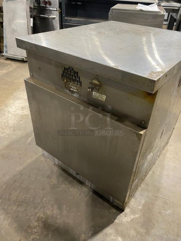 Winston Industries! 2015! Late Model! Cvap Silver Edition Commercial Stainless Steel Electric Powered Half Size Undercounter Cook-N-Hold Oven! Model: CAC507GR SN: 20150728-0043! 208V 1 Phase! On Casters! - Image 3 of 8