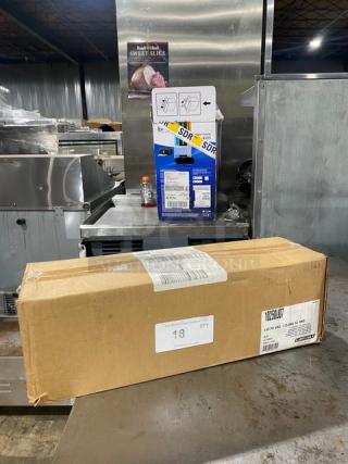 BRAND NEW! Carlisle Commercial Clear Polycarbonate 1/2-Size Long Universal Food Pan Covers! With Top Handle! 6 Per Case! Model: 10250U07! ALL ONE MONEY!