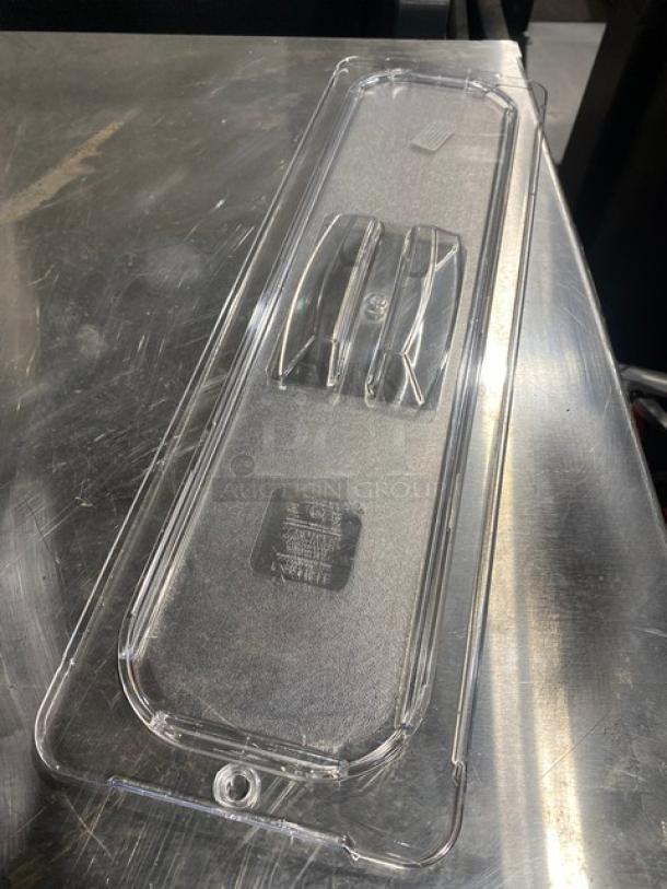 BRAND NEW! Carlisle Commercial Clear Polycarbonate 1/2-Size Long Universal Food Pan Covers! With Top Handle! 6 Per Case! Model: 10250U07! ALL ONE MONEY! - Image 5 of 7