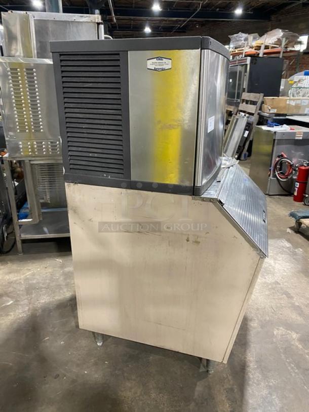 Manitowoc Commercial Stainless Steel Electric Powered Water-Cooled Ice Making Machine Head/Ice Storage Bin Combo! With Lift-Open Door! Model: QY0455W SN: 010666987! 115V 1 Phase! On Legs! - Image 2 of 8