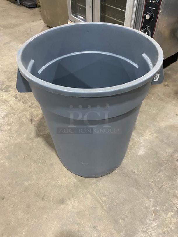 NEW! Carlisle Bronco Series Commercial Gray 32 Gal. Round Trash/Waste Can! Model: 34103223! 2X Your Bid! - Image 2 of 6