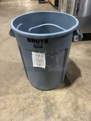 NEW! Rubbermaid BRUTE Series Commercial Gray 32 Gal. Round Trash/Waste Can! Model: FG263200GRAY! 2X Your Bid!