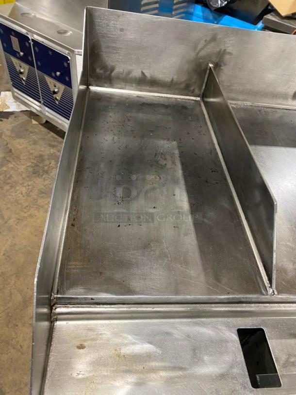 WoodStone Commercial Stainless Steel Natural Gas Powered Countertop Plancha Flat Griddle! With Back & Side Splash! With Single Undershelf Equipment Cart! On Casters! - Image 6 of 10