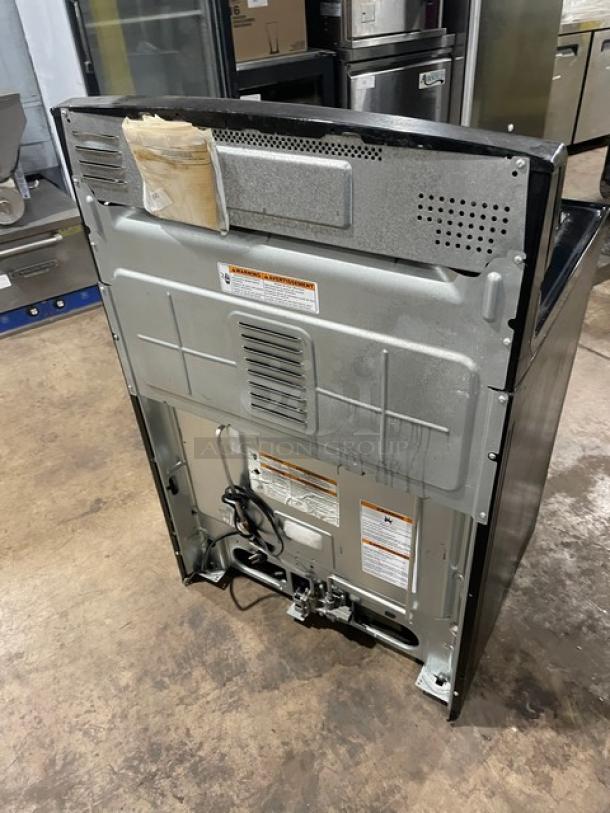 Amana Commercial Stainless Steel/Black Coated Natural Gas Powered 4 Burner Range/Oven Combo! With Digital Push Button Controls! With Wired Oven Rack! - Image 3 of 9
