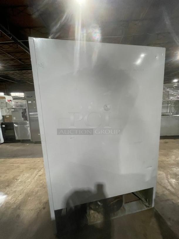 Beverage-Air Commercial White Double Glass Sliding Door Reach In Merchandiser Refrigerator! With Poly Coated Wire Rack! Model: MT45 SN: 5263195! 115V 1 Phase! - Image 3 of 8