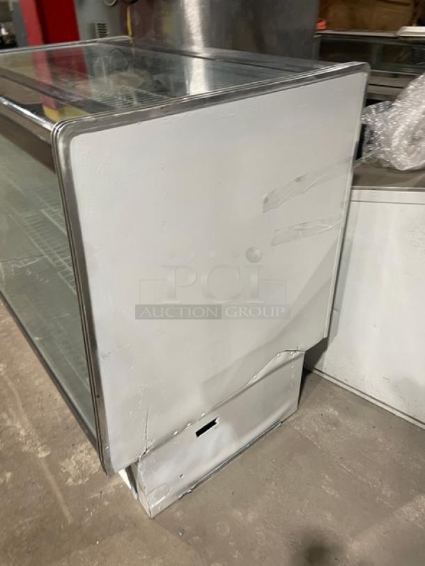 Marc Commercial Straight Glass Refrigerated Multi-Tier Meat Deli Merchandiser Display Showcase! With Poly Coated Wire Racks! - Image 3 of 6