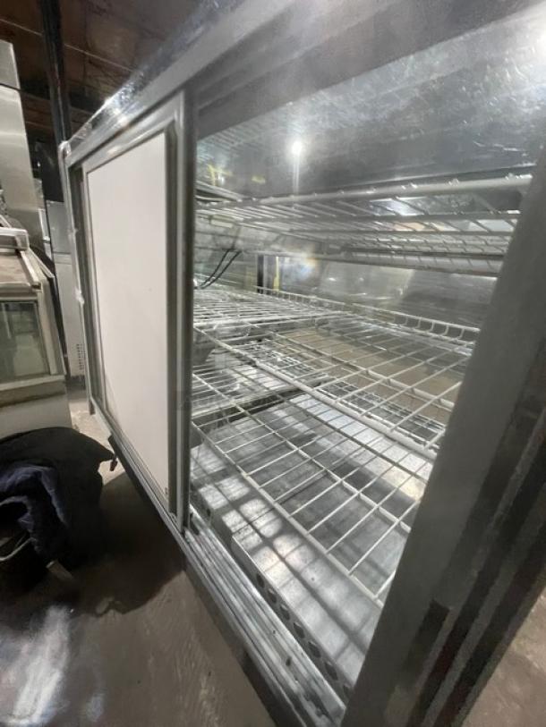Marc Commercial Straight Glass Refrigerated Multi-Tier Meat Deli Merchandiser Display Showcase! With Poly Coated Wire Racks! - Image 5 of 6