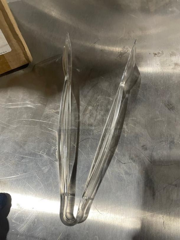 BRAND NEW! Cambro Lugano Series Commercial Clear 9" Easy-Grasp Serving/Utility Tongs! Model: TGG9135! ALL ONE MONEY! - Image 3 of 6