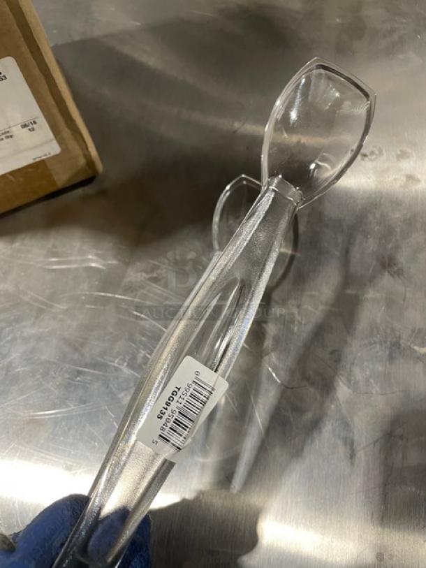 BRAND NEW! Cambro Lugano Series Commercial Clear 9" Easy-Grasp Serving/Utility Tongs! Model: TGG9135! ALL ONE MONEY! - Image 5 of 6