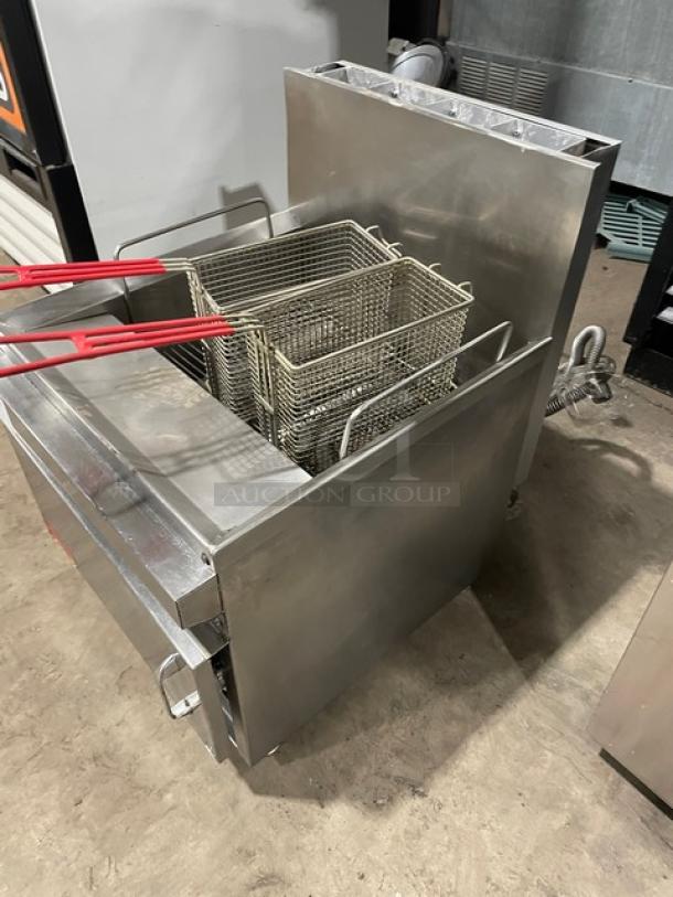 Cecilware Commercial Stainless Steel Natural Gas Powered Countertop Deep Fat Fryer! With Back Splash! With Frying Baskets! SN: 054821! On Legs! - Image 2 of 9