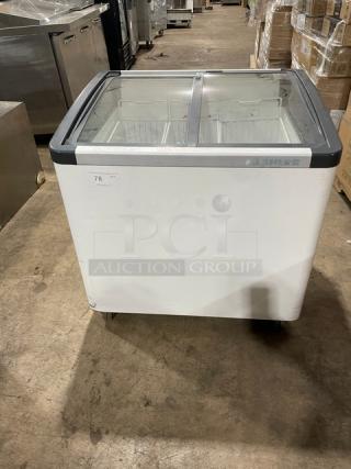 Liebherr Commercial White Curved Double Glass Sliding-Top Ice Cream/Frozen Yogurt Merchandiser Display Chest Freezer! With Poly Coated Wire Baskets! Model: EFI2053 SN: 60.461.459.7! 115V! On Casters! - Item #1194941
