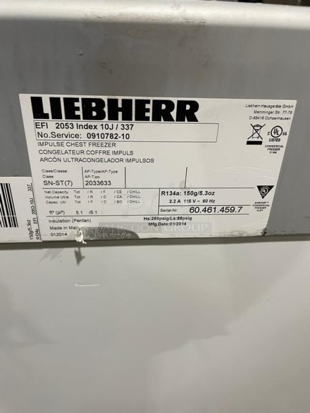 Liebherr Commercial White Curved Double Glass Sliding-Top Ice Cream/Frozen Yogurt Merchandiser Display Chest Freezer! With Poly Coated Wire Baskets! Model: EFI2053 SN: 60.461.459.7! 115V! On Casters! - Image 5 of 7