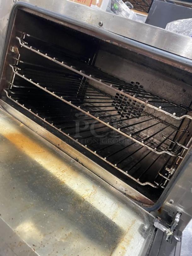 Cadco Lisa Series Commercial Stainless Steel Electric Powered Countertop 3-Pan Medium-Duty Convection Oven! Model: OV-013 SN: 2023G0073555! 120V! - Image 7 of 8