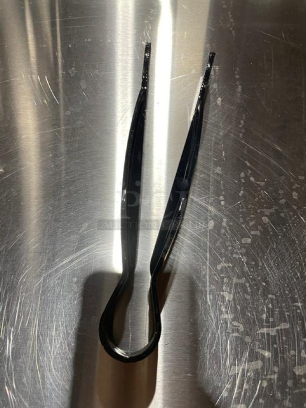 Cambro Lugano Series black 9" flat grip tongs, Model TG9110, new condition, ideal for commercial use.