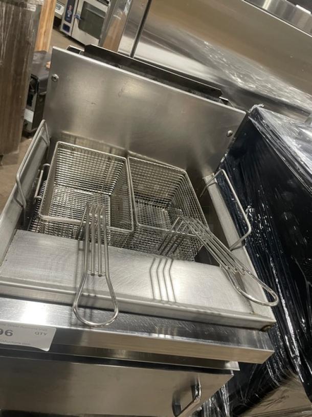 Commercial Stainless Steel Natural Gas Powered Countertop Deep Fat Fryer! With Back Splash! With Fry Baskets! On Legs! - Image 5 of 8