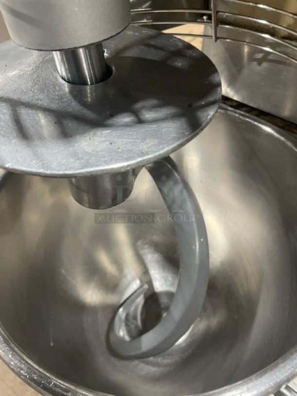 Commercial Electric Powered 30 Qt. Planetary Mixer! With Stainless Steel Bowl Guard & Mixing Bowl! With Dough Hook, Flat Beater & Whisk/Whip Attachments! Model: HLM-30B SN: 19070131011! 110V 1 Phase! - Image 5 of 12