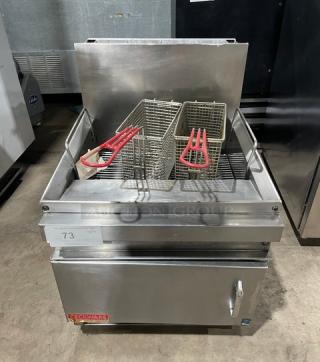 Cecilware Commercial Stainless Steel Natural Gas Powered Countertop Deep Fat Fryer! With Back Splash! With Frying Baskets! SN: 054821! On Legs! - Item #1194909