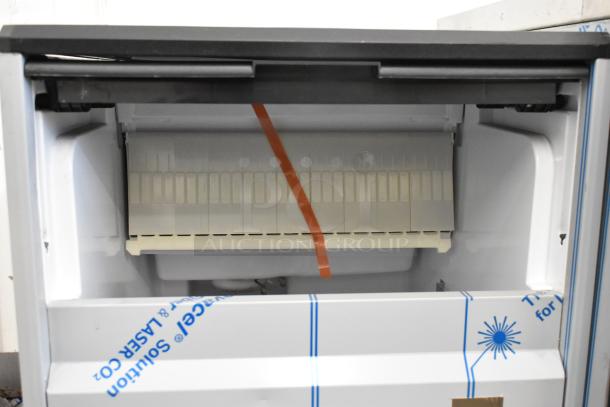 BRAND NEW SCRATCH AND DENT! Ice-O-Matic UCG 100 A UCG100A 18" Stainless Steel Undercounter Gourmet Cube Ice Machine. 114 lb. 115 Volts, 1 Phase. - Image 5 of 10