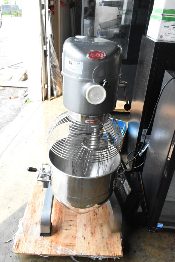 BRAND NEW SCRATCH AND DENT! Avantco MX40H Metal Commercial Floor Style 40 Quart Planetary Dough Mixer w/ Stainless Steel Mixing Bowl. Bowl Guard, Whisk Attachment. 240 Volts, 1 Phase. - Image 2 of 11