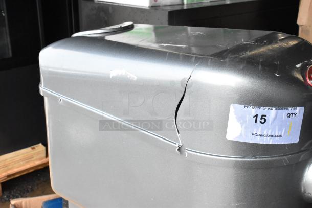 BRAND NEW SCRATCH AND DENT! Avantco MX40H Metal Commercial Floor Style 40 Quart Planetary Dough Mixer w/ Stainless Steel Mixing Bowl. Bowl Guard, Whisk Attachment. 240 Volts, 1 Phase. - Image 5 of 11