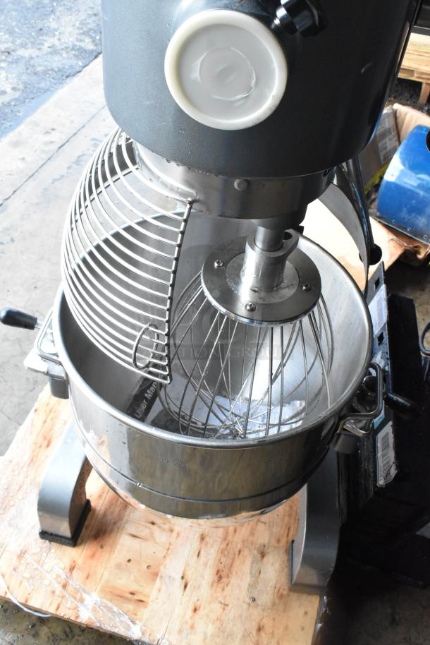 BRAND NEW SCRATCH AND DENT! Avantco MX40H Metal Commercial Floor Style 40 Quart Planetary Dough Mixer w/ Stainless Steel Mixing Bowl. Bowl Guard, Whisk Attachment. 240 Volts, 1 Phase. - Image 8 of 11