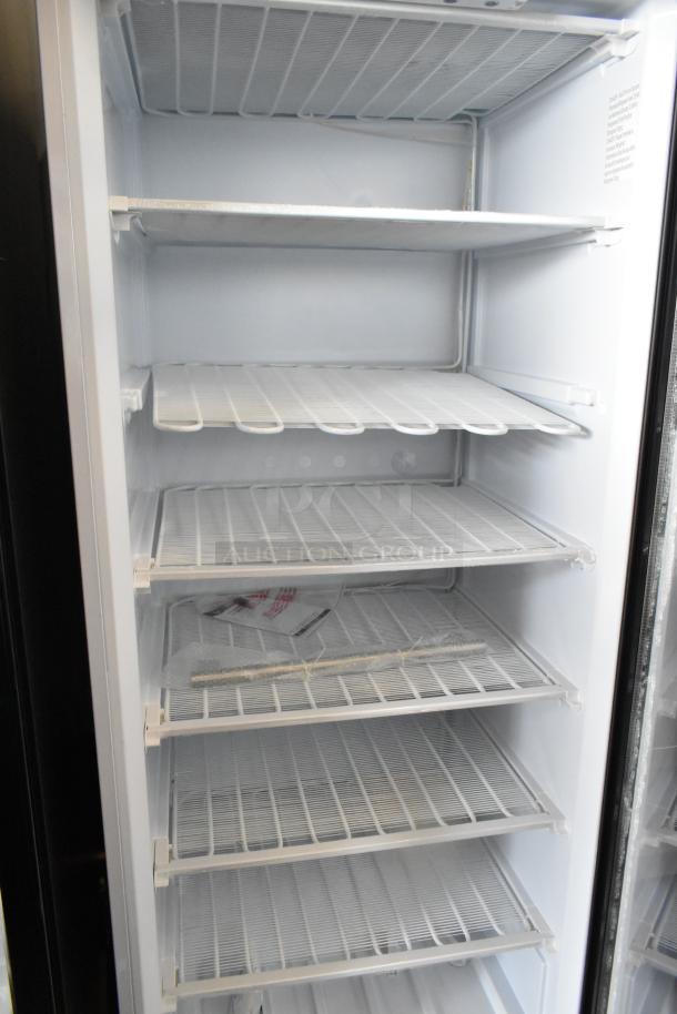 KoolMore Metal Commercial Single Door Reach In Cooler Merchandiser. See Pictures For Broken Glass. 115 Volts, 1 Phase. - Image 4 of 4