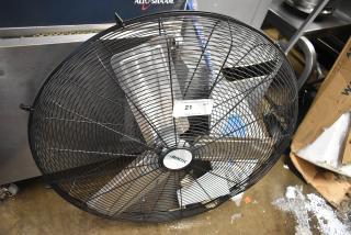 BRAND NEW SCRATCH AND DENT! Boltic Oscillating Fan. 120 Volts, 1 Phase.