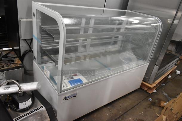 BRAND NEW SCRATCH AND DENT! Avantco 193BCD60W 60" Curved Glass White Dry Bakery Display Case. 120 Volts, 1 Phase. - Image 1 of 5