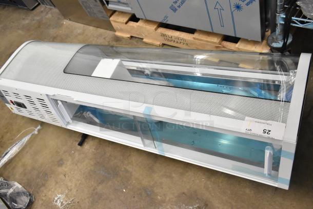 BRAND NEW SCRATCH AND DENT! Avantco 360RSD53HC 53" Countertop Refrigerated Sushi Display Case Merchandiser. 110-120 Volts, 1 Phase. - Image 5 of 7