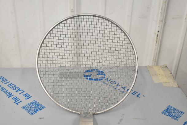 3 BRAND NEW SCRATCH AND DENT! Items Including 2 Vollrath Skimmers and Spatula Style Tongs. 3 Times Your Bid! - Image 4 of 8