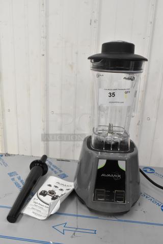 BRAND NEW SCRATCH AND DENT! 2021 Avantco 928BL2T64 2 hp Commercial Blender with Toggle Control and 64 oz. Tritan™ Container. 120 Volts, 1 Phase. - Item #1193752