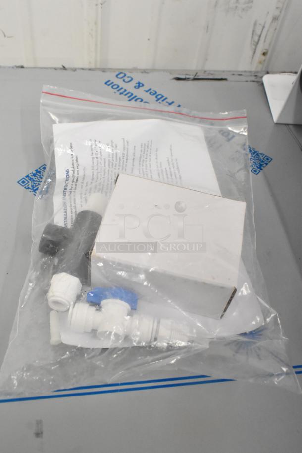 BRAND NEW SCRATCH AND DENT! OceanLoch L3 Triple Water Filtration System with Oceanloch-L3 Cartridges and Outlet Pressure Gauge - 1 Micron Rating and 5 GPM - Image 2 of 7