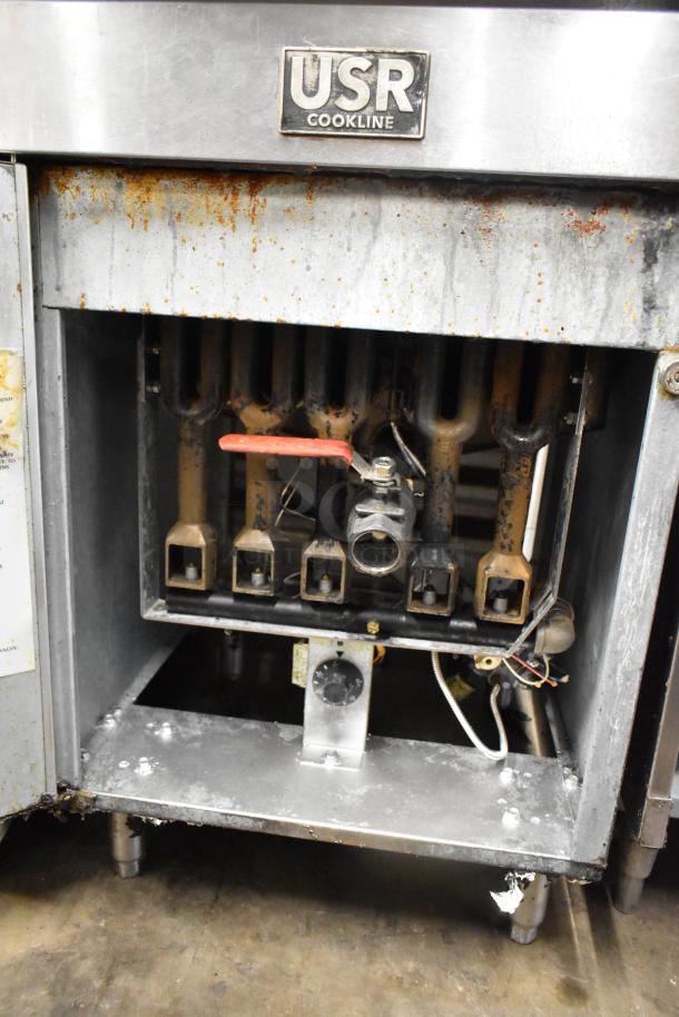 USR Cookline Stainless Steel Commercial Floor Style Deep Fat Fryer w/ 2 Metal Fry Baskets. - Image 5 of 6