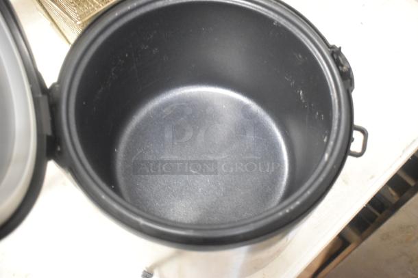 Comfee MB-M25 Countertop Rice Cooker. 120 Volts, 1 Phase. - Image 6 of 7