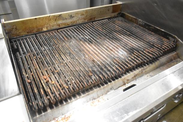 Southbend 436A-3C Stainless Steel Commercial Natural Gas Powered Charbroiler Grill w/ CONVECTION Oven. on Commercial Casters - Image 5 of 10