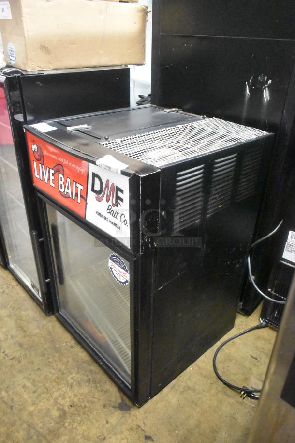 2017 True GDM-05-LD Metal Mini Cooler Merchandiser. 115 Volts, 1 Phase. - Image 2 of 7