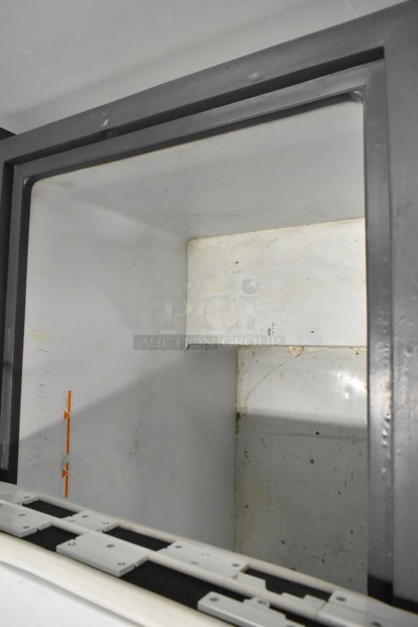 Metal Chest Freezer w/ Center Hinge Lid. 115 Volts, 1 Phase. - Image 4 of 8