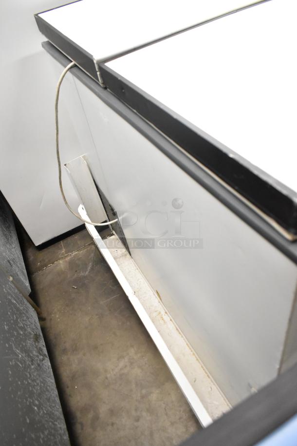 Metal Chest Freezer w/ Center Hinge Lid. 115 Volts, 1 Phase. - Image 8 of 8