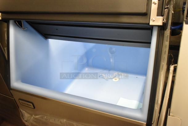 BRAND NEW SCRATCH AND DENT! 2025 Ice-O-Matic B40PSC Metal Commercial  Ice Storage Bin - 344 lb. - Image 7 of 8