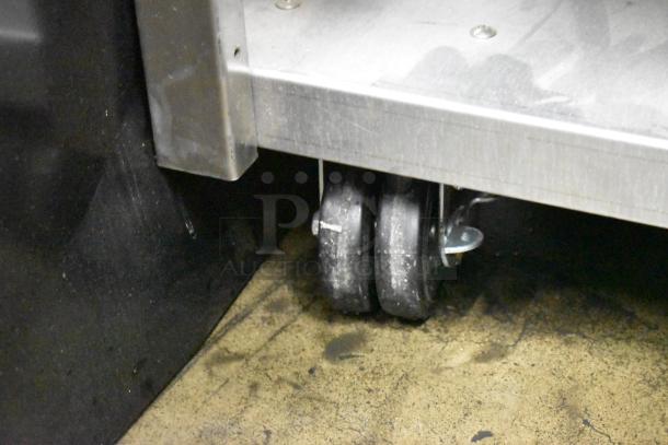 Royal RSP-18 Stainless Steel Commercial Natural Gas Powered Single Burner Stock Pot Range on Commercial Casters. - Image 5 of 8