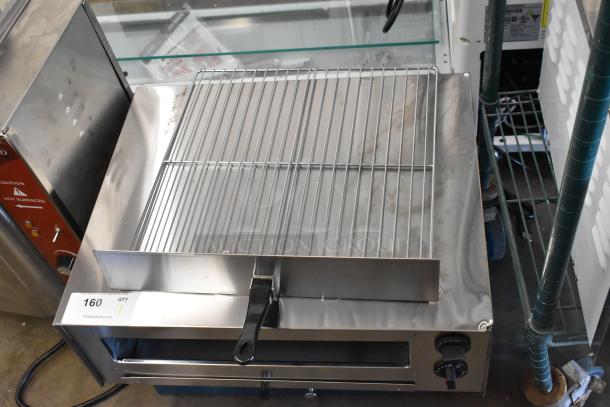BRAND NEW SCRATCH AND DENT! Avantco 177CPO16TS Stainless Steel Countertop Pizza / Snack Oven with Adjustable Thermostatic Control. 120 Volts, 1 Phase. - Image 5 of 8