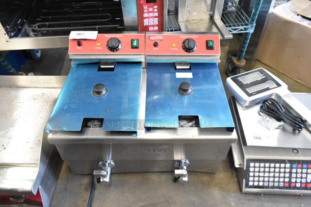 BRAND NEW SCRATCH AND DENT! 2024 Avantco 177F202  30 lb. Dual Tank Medium-Duty Electric Countertop Fryer w/ 2 Metal Fry Baskets and 2 Lids. 208-240 Volts, 1 Phase. - Image 1 of 9