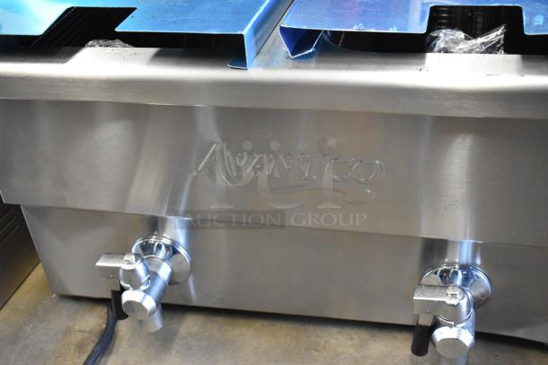 BRAND NEW SCRATCH AND DENT! 2024 Avantco 177F202  30 lb. Dual Tank Medium-Duty Electric Countertop Fryer w/ 2 Metal Fry Baskets and 2 Lids. 208-240 Volts, 1 Phase. - Image 3 of 9
