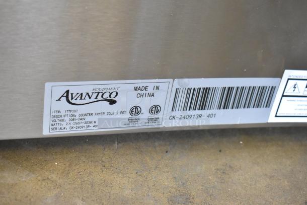 BRAND NEW SCRATCH AND DENT! 2024 Avantco 177F202  30 lb. Dual Tank Medium-Duty Electric Countertop Fryer w/ 2 Metal Fry Baskets and 2 Lids. 208-240 Volts, 1 Phase. - Image 9 of 9