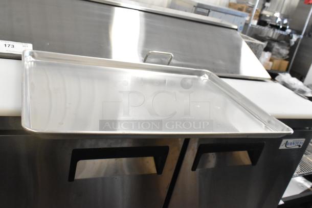 11 BRAND NEW SCRATCH AND DENT! Vollrath 9003 Wear-Ever Full Size 19 Gauge 18" x 26" Wire in Rim Aluminum Bun / Sheet Pan. 11 Times Your Bid! - Image 3 of 5
