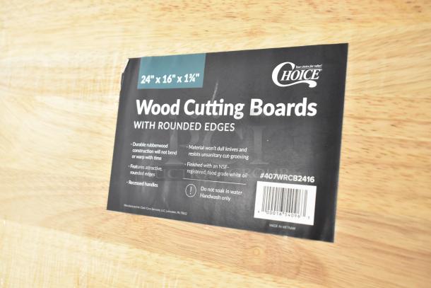 BRAND NEW SCRATCH AND DENT! Choice 407WRCB2416 24" x 16" x 1 3/4" Wood Cutting Board with Rounded Edges - Image 3 of 5