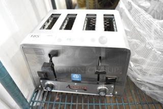 BRAND NEW SCRATCH AND DENT! 2024 Avantco 184THD27208 Medium-Duty Bread/Bagel Switch 4-Slice Commercial Toaster with Wide 1 1/2